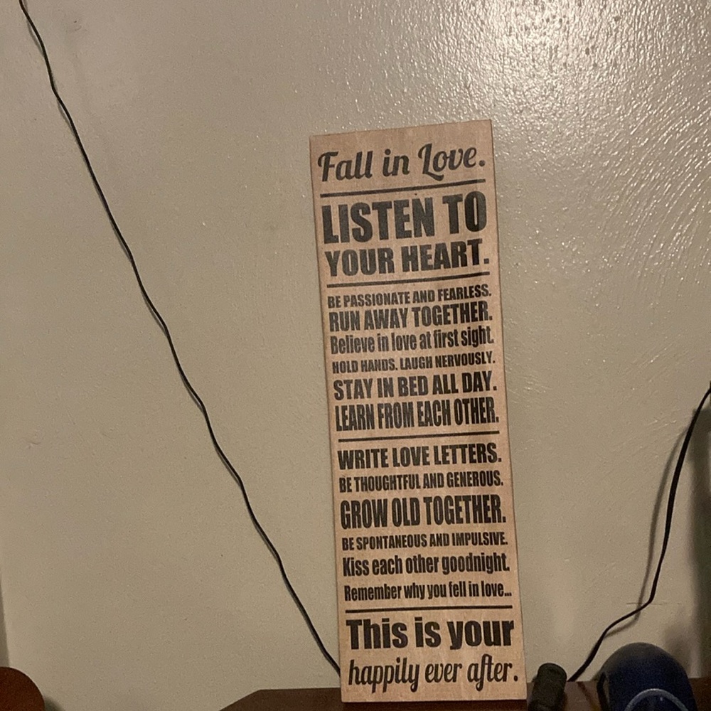 Canvas love quote sign